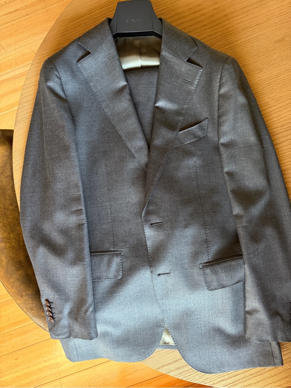 Suitsupply Men's Gray Single-Breasted Suit 38R